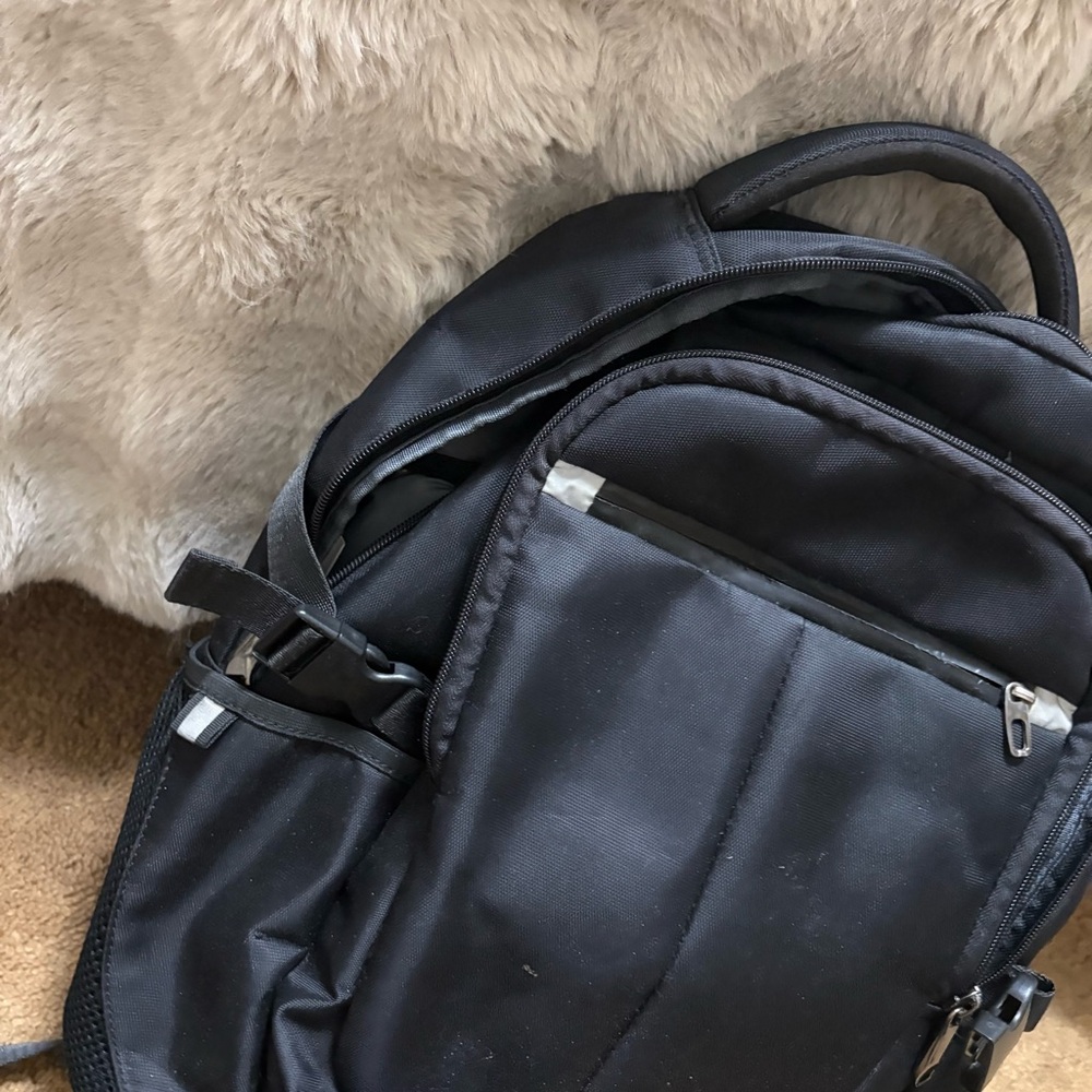 Used black backpack. - Picture 3 of 8